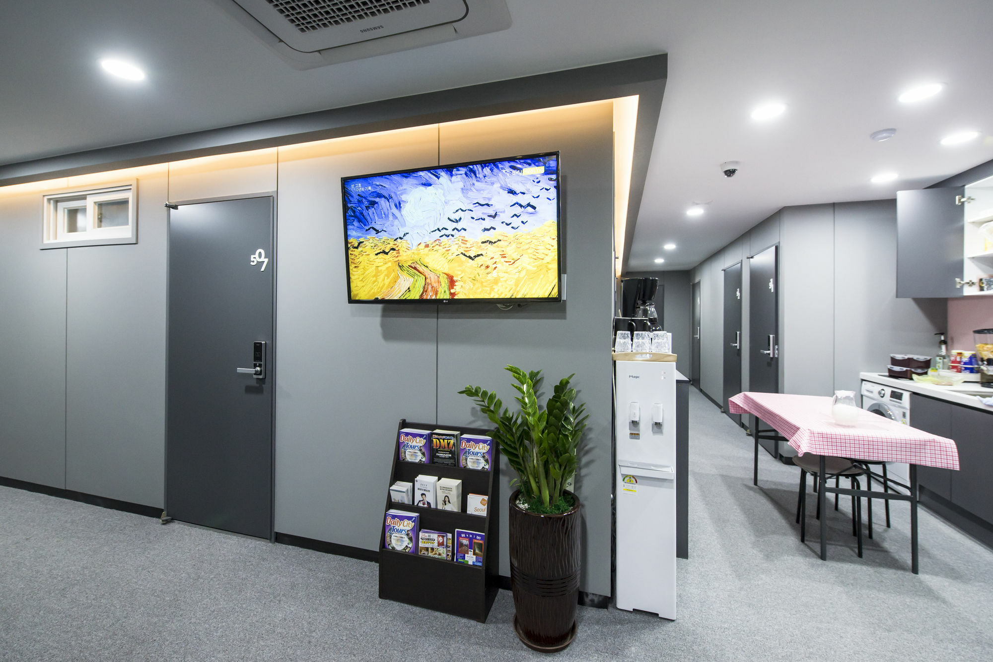 Philstay Myeongdong Metro Сеул Екстериор снимка